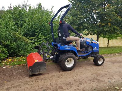 Kersten WE 110 gravel path renovator working on a gravel surface