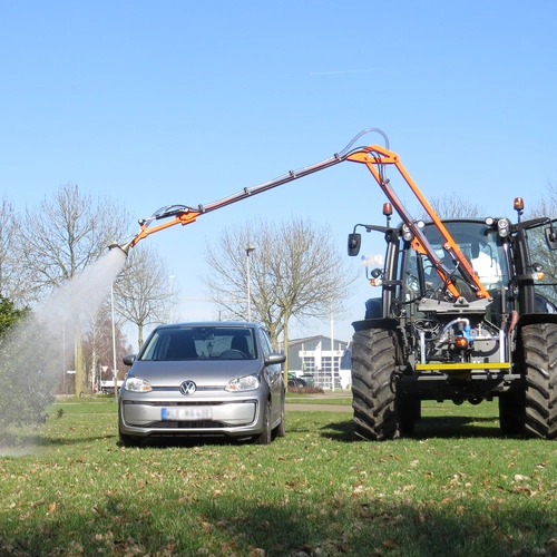 Watering arm HTG 4000 - Front mounted watering arm with mechanic swivelling 