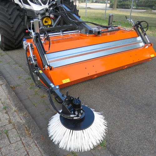 KM 27060 H - Rear Mounted Sweeper for Tractor 270cm Width - Hydraulic