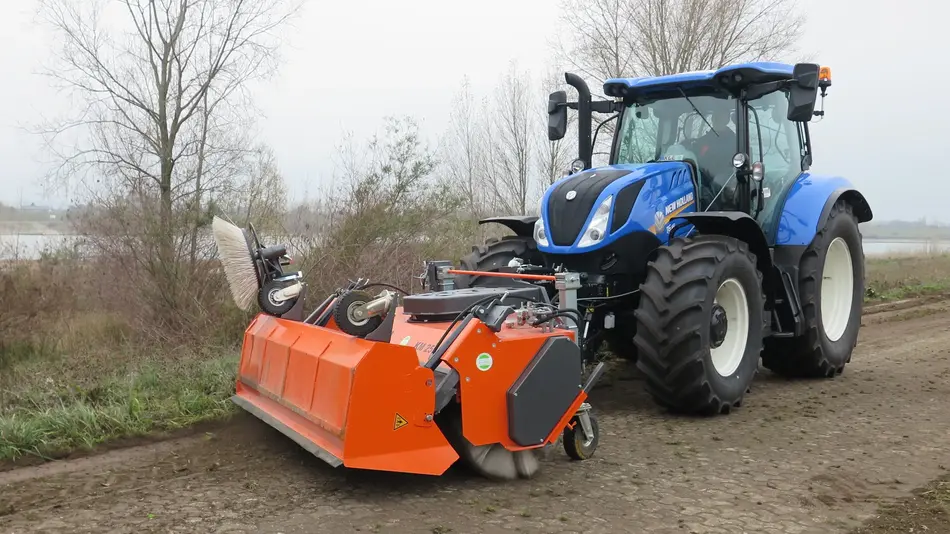 Attachments for New Holland tractor