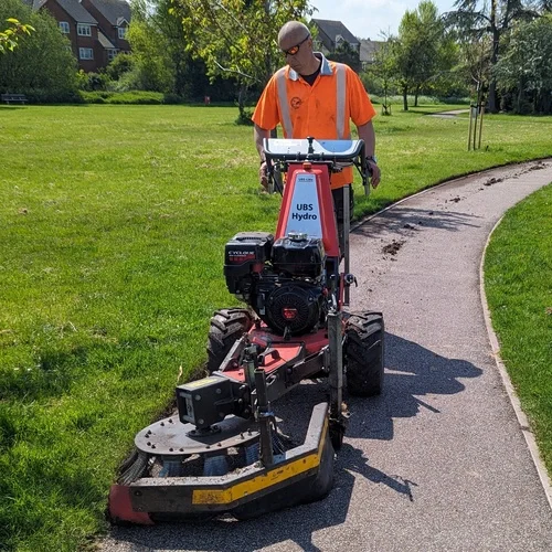 Path edging with Hydro II 13 power unit