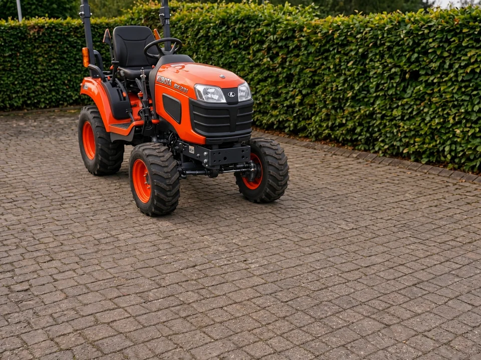Kubota BX231 tractor without attachments