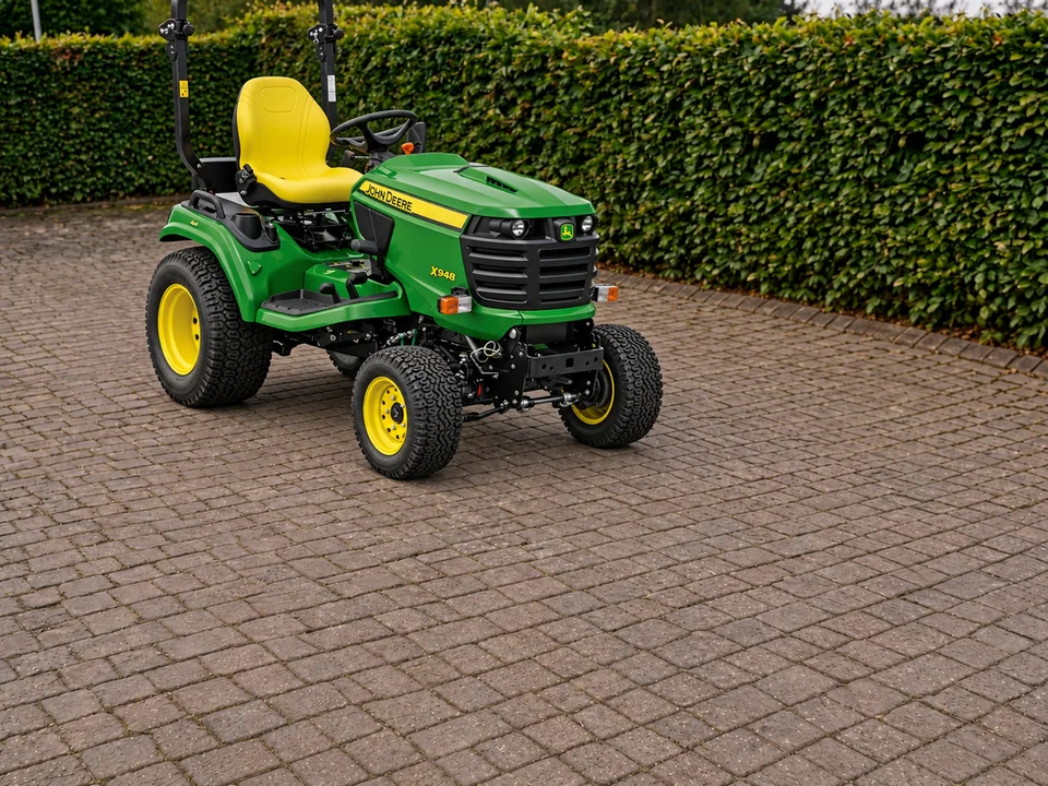 John Deere X948 without attachments